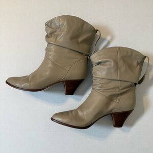 Vintage Women’s Slouch Taupe Pull On Ankle Booties